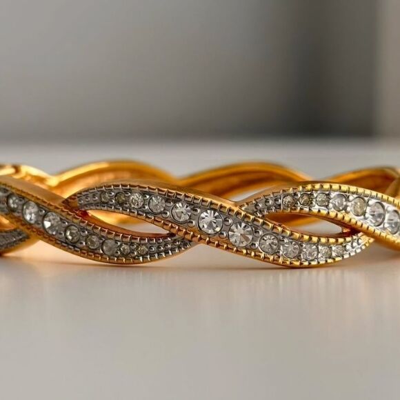 VINTAGE SIGNED PREMIER DESIGNS RHINESTONE HINGED 6 3/4" BRACELET - Picture 7 of 7